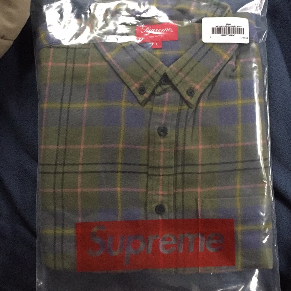 Ss18 supreme flannel SOLD OUT EVERYWHERE